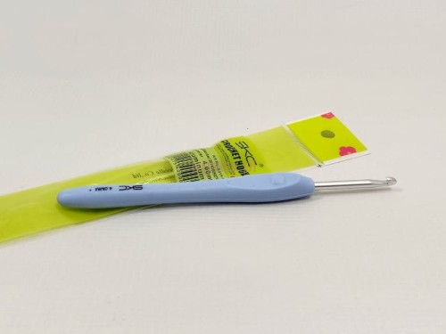 szydełko z ergonomiczną rączką