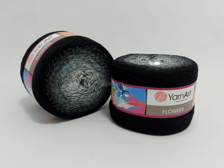 Dwa motki włóczki YarnArt Flowers o numerze 253 z widocznym gradientem od szarości do czerni na jasnym tle.
