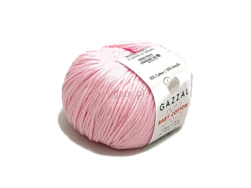 Motek włóczki Gazzal Baby Cotton XL w kolorze jasnoróżowym (3411) o miękkiej, matowej strukturze.