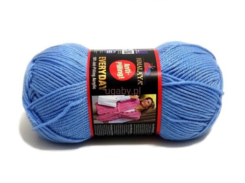 Niebieska włóczka akrylowa Himalaya Everyday 70035 anti-pilling – motek na białym tle.