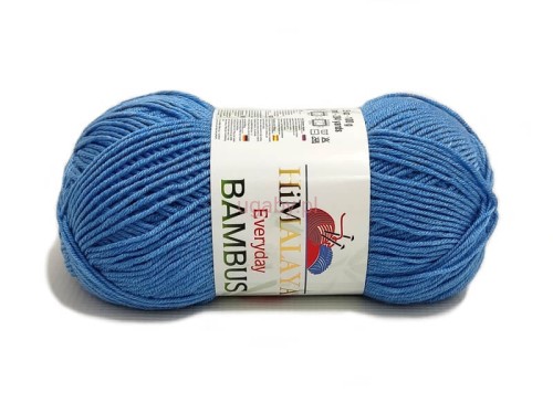 Niebieska włóczka Himalaya Everyday Bambus (numer 236-22) o gładkim splocie z etykietą Anti-Pilling.