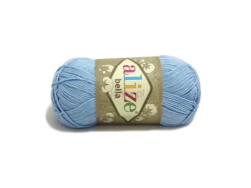 Motek bawełnianej włóczki Alize Bella w kolorze jasnoniebieskim o numerze 40.
