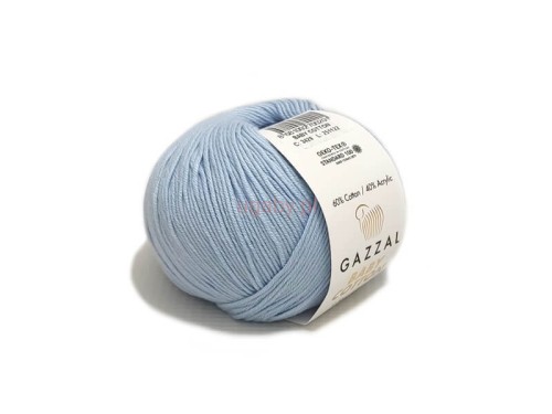 Włóczka Gazzal Baby Cotton 3429 w kolorze jasnoniebieskim, motek 50g, mieszanka bawełny z akrylem.