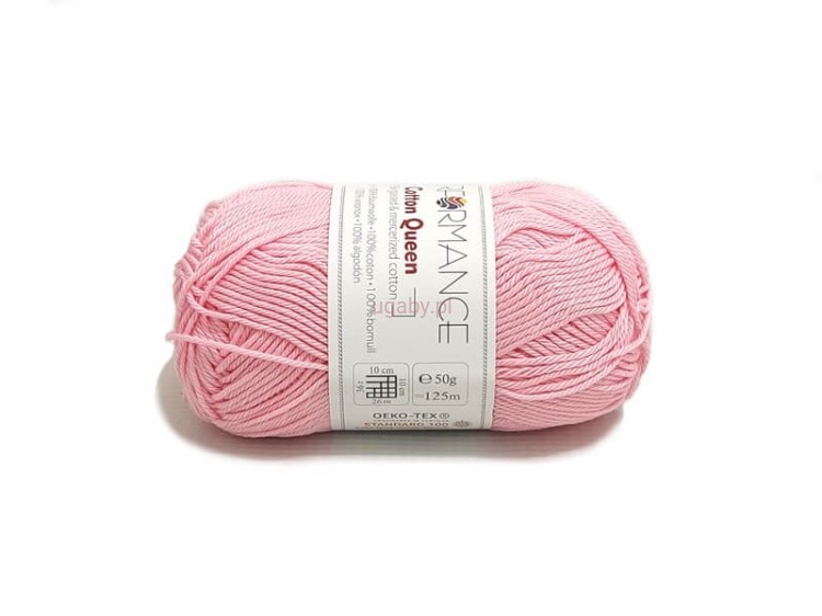 Włóczka Cotton Queen kolor jasnoróżowy 0152 – motek pastelowej różowej bawełny merceryzowanej o sznurkowym splocie.