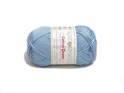 Włóczka Cotton Queen kolor jasnoniebieski 085 – motek błękitnej bawełny merceryzowanej o sznurkowym splocie.