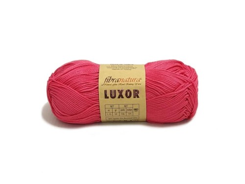 Włóczka Luxor Fibra Natura, 100% egipska bawełna merceryzowana, kolor różowy numer 105-27 – motek na jasnym tle.