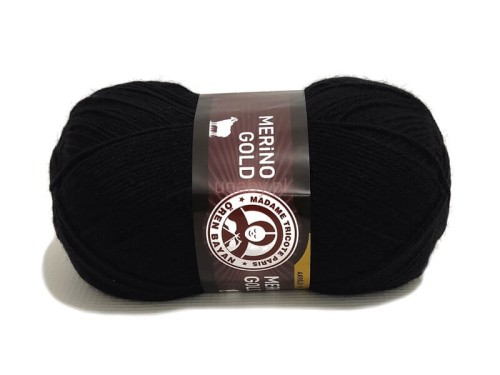 Włóczka Merino Gold w kolorze czarnym nr 999 – miękka i elegancka mieszanka wełny z akrylem na klasyczne swetry.
