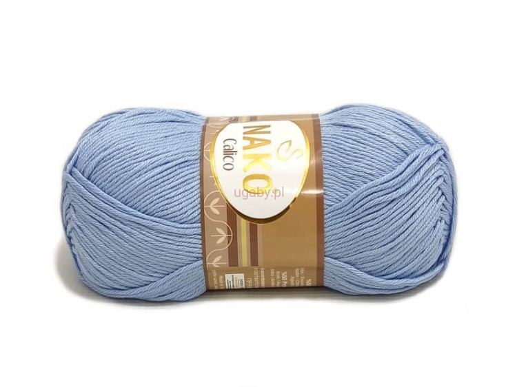 Motek włóczki Nako Calico w kolorze jasnoniebieskim (błękitnym) o numerze 5028. Widoczna struktura bawełnianego splotu.