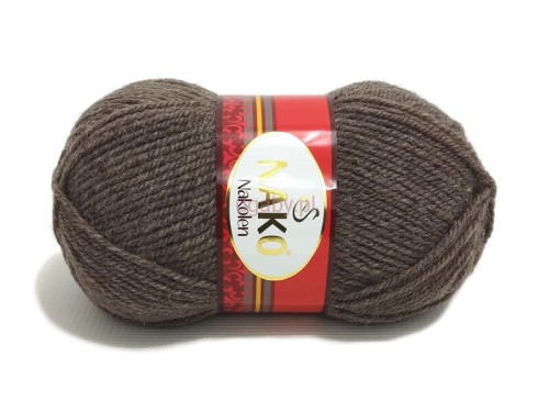 Włóczka Nako Nakolen w kolorze jasnobrązowym, numer 5667. Ciepła mieszanka wełny z akrylem na jesienne kardigany.