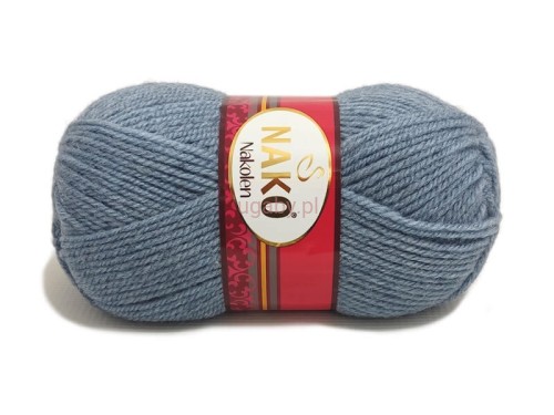 Włóczka Nako Nakolen dżinsowa, numer koloru 23135. Miękka i trwała mieszanka wełny z akrylem na odzież zimową.