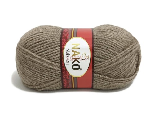 Włóczka Nako Nakolen beżowa, numer 257. Ciepła i miękka mieszanka wełny z akrylem na zimę.