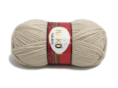 Włóczka Nako Nakolen w kolorze ecru, numer 6383. Jasna, miękka wełna z akrylem na zimowe robótki.