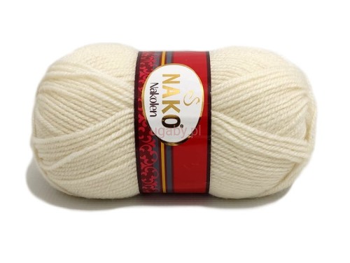 Włóczka Nako Nakolen w kolorze ecru, numer 300. Miękka wełna z akrylem na ciepłe robótki.