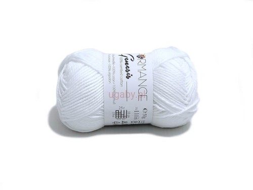 Biała włóczka Genesis numer 2013 z bawełny czesanej 100%, motek marki Performance do letniej odzieży.