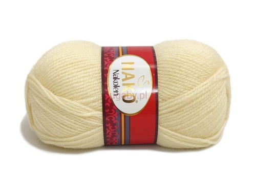 Włóczka Nako Nakolen ecru, numer koloru 256. Miękka, ciepła wełna z akrylem na zimowe swetry.