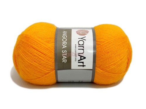 Włóczka YarnArt Angora Star kolor bursztynowy nr 586 – puszysty motek do robótek ręcznych.