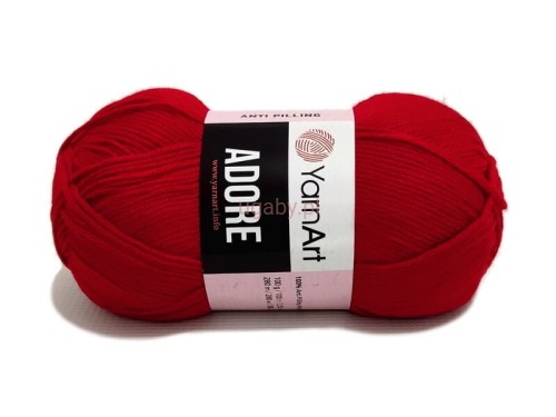 Czerwona włóczka YarnArt Adore 352 – motek akrylu antypilling w kolorze soczystej czerwieni.