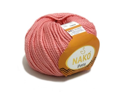 Puszysty motek włóczki Nako Peru w kolorze łososiowym (nr 11452), luksusowa mieszanka alpaki i wełny o ciepłym odcieniu.