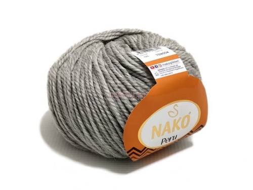 Popielata włóczka Nako Peru (nr 195) z alpaką i wełną, puszysty motek o delikatnej, lekko włosistej strukturze.