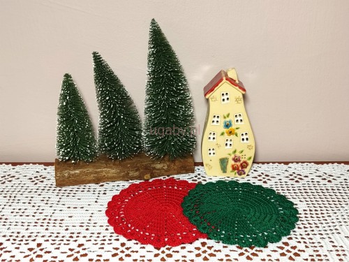 ręcznie robiona na szydełku zielona serwetka