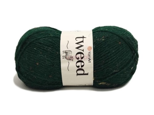 Ciemnozielona włóczka Tweed nr 232 z wełną i kolorowymi plamkami w stylu rustykalnym.