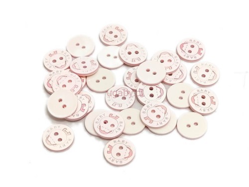 guzik plastikowy z napisem BABY