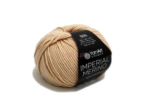 Motek beżowej włóczki YarnArt Imperial Merino nr 3305. 100% wełna merino extra fine o gładkim, gęstym splocie.