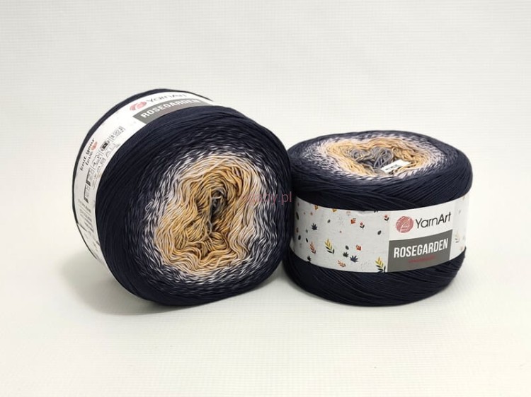 Bawełniana włóczka Rosegarden 323 z efektem ombre, prezentująca przejścia kolorystyczne od ciemnej szarości do ciepłego beżu.