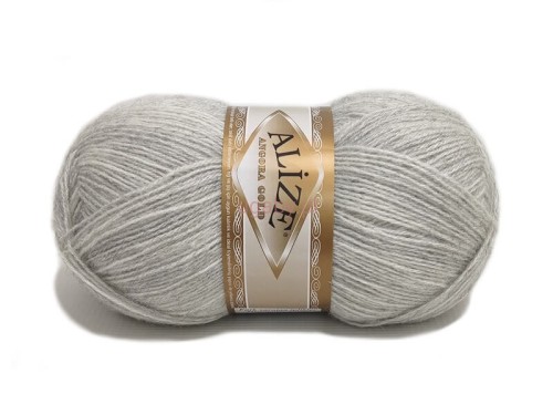 Puszysta włóczka Alize Angora Gold kolor popielaty jasny 208 – miękka mieszanka wełny z akrylem na swetry.