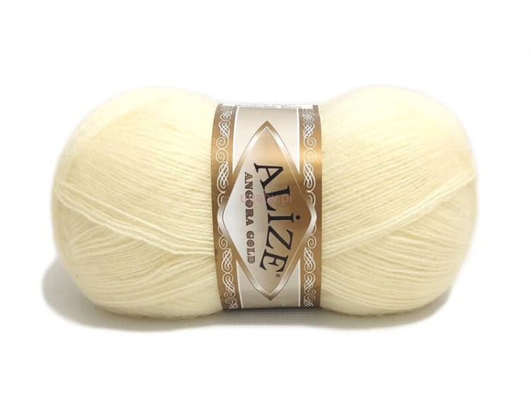 Puszysta włóczka Alize Angora Gold kolor kremowy 01 – delikatna mieszanka wełny z akrylem na swetry.