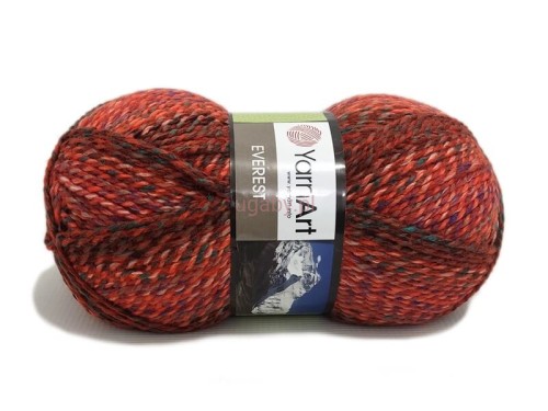 Włóczka YarnArt Everest kolor 7047 melanż – wielobarwna nitka z wełną tworząca teksturowany splot w stonowanych odcieniach.