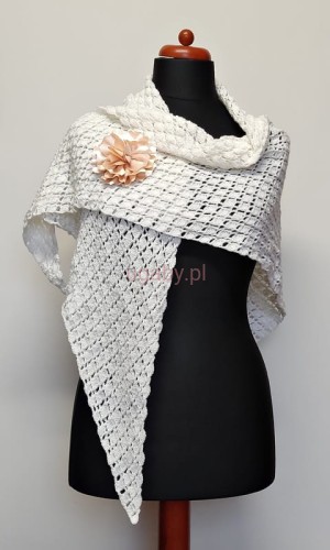 chusta w kolorze śmietankowym