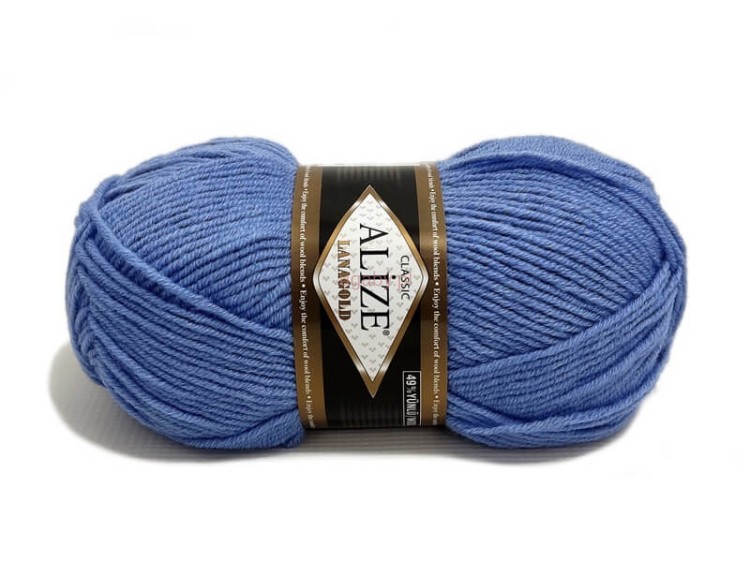 Włóczka Alize Lanagold kolor 40 błękitny, klasyczna mieszanka wełny i akrylu o wyraźnym splocie.