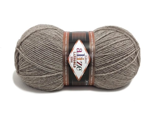 Włóczka Alize Lanagold Fine kolor 207 beżowy ciemny, cienka i wydajna mieszanka wełny z akrylem o gładkim splocie.