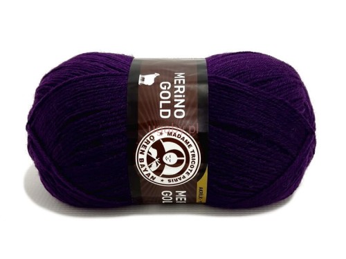 Włóczka Merino Gold w kolorze śliwkowym nr 060 – miękka i trwała mieszanka wełny z akrylem na eleganckie swetry.