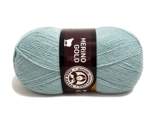 Włóczka Merino Gold w kolorze przydymiony błękit nr 135 – miękka i elegancka mieszanka wełny z akrylem na chusty i swetry.