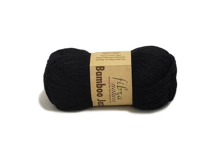 Motek czarnej włóczki Fibra Natura Bamboo Jazz numer 212 o wyraźnym splocie i gładkiej powierzchni.