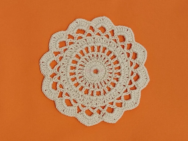 serwetka zrobiona na szydełku