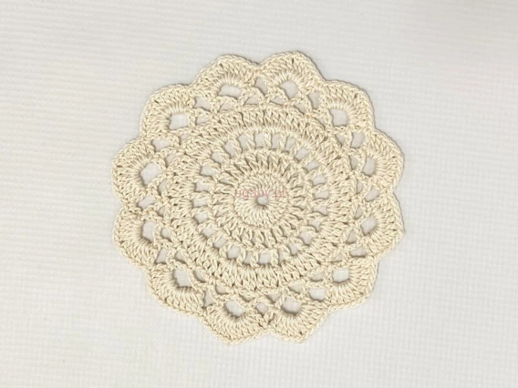 serwetka zrobiona na szydełku