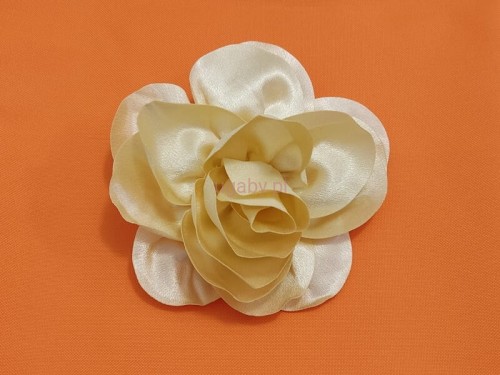 satynowy kwiatek kolor kremowy
