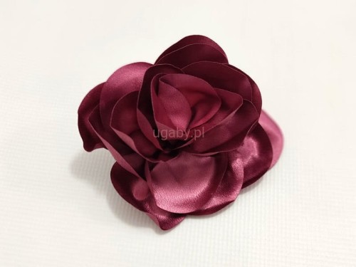 kwiatek satynowy kolor brudny róż