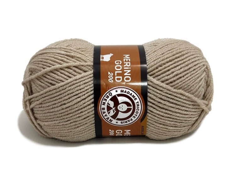 Motek włóczki Madame Tricote Paris Merino Gold 200 w kolorze beżowym jasnym o numerze 130.