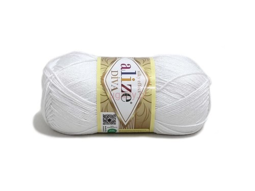 włóczka Diva Alize kolor białyBiała włóczka Diva Alize kolor 55, motek cienkiej przędzy z mikrofibry o jedwabistym połysku.