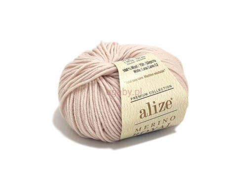 włóczka Merino Royal Alize kolor beżowy jasnyMotek włóczki Alize Merino Royal w kolorze jasnego beżu (nr 67). 100% wełna owcza merino o gładkim splocie.