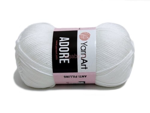 Biała włóczka YarnArt Adore 330 – motek akrylu antypilling do robótek na drutach i szydełku.