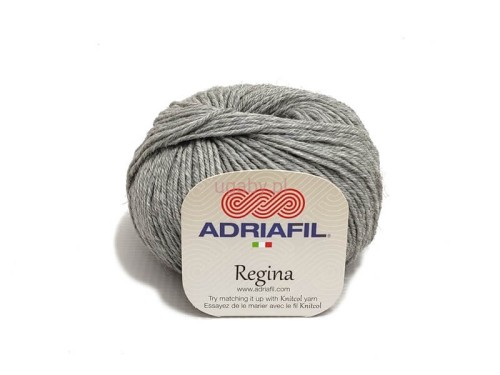 Popielata włóczka Adriafil Regina nr 82, 100% merino superwash, widoczny motek wełny merynosowej z kremową etykietą producenta.