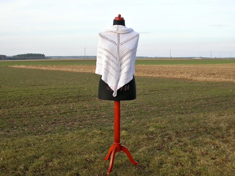 chusta biała rękodzieło, druty