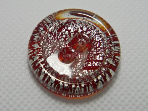 guzik szklany czerwono srebrny