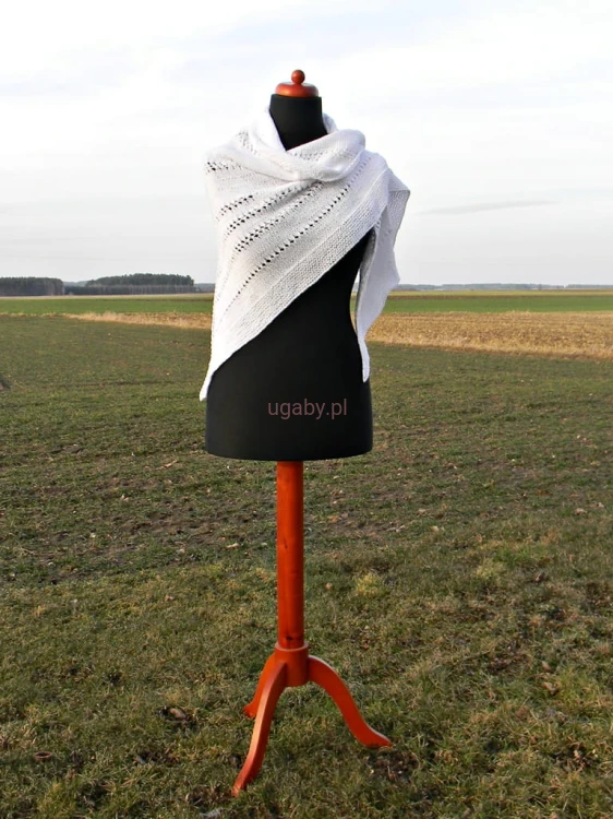 chusta biała, rękodzieło